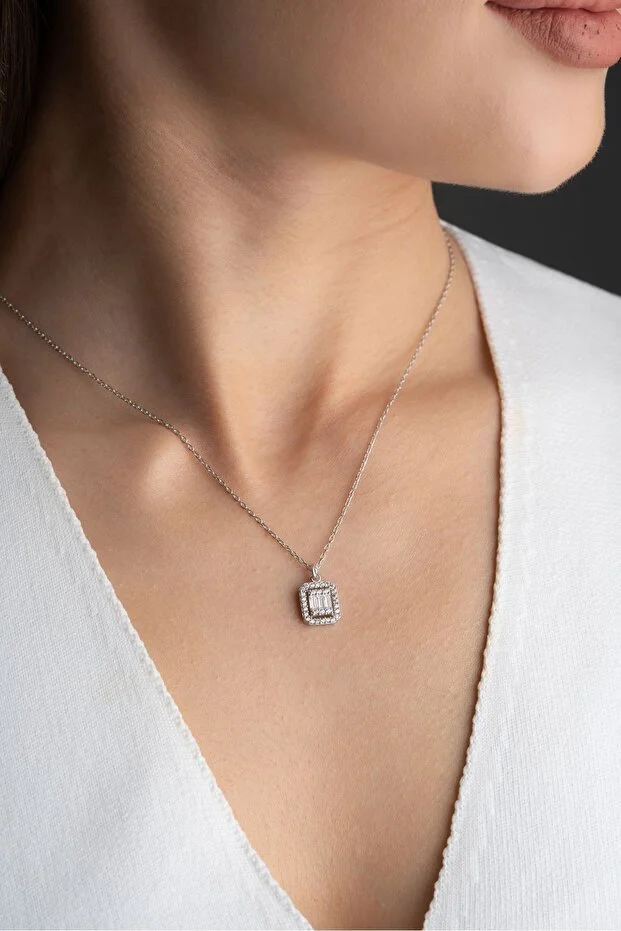 925 Ayar Gümüş Baget Taşlı Kolye